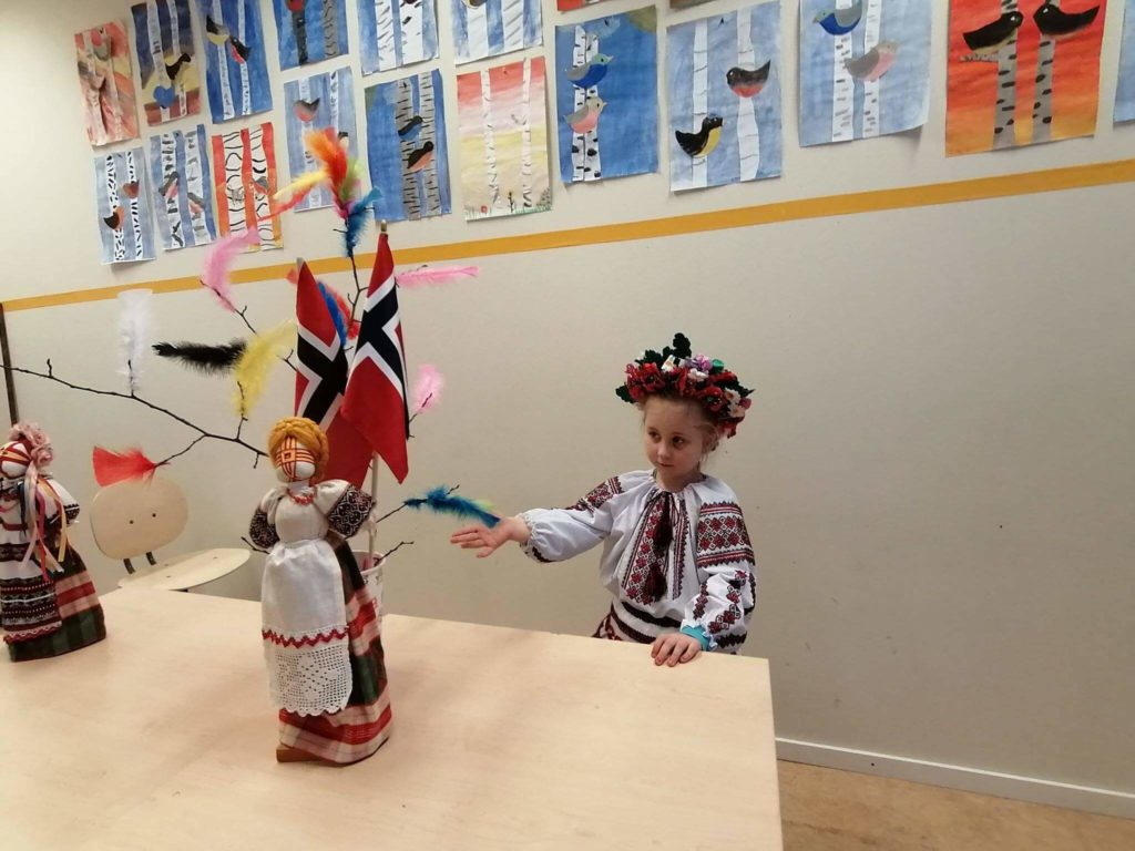 В українській суботній школі «Еллісів» в Осло провели Лесині уроки та святкували українського Колодія