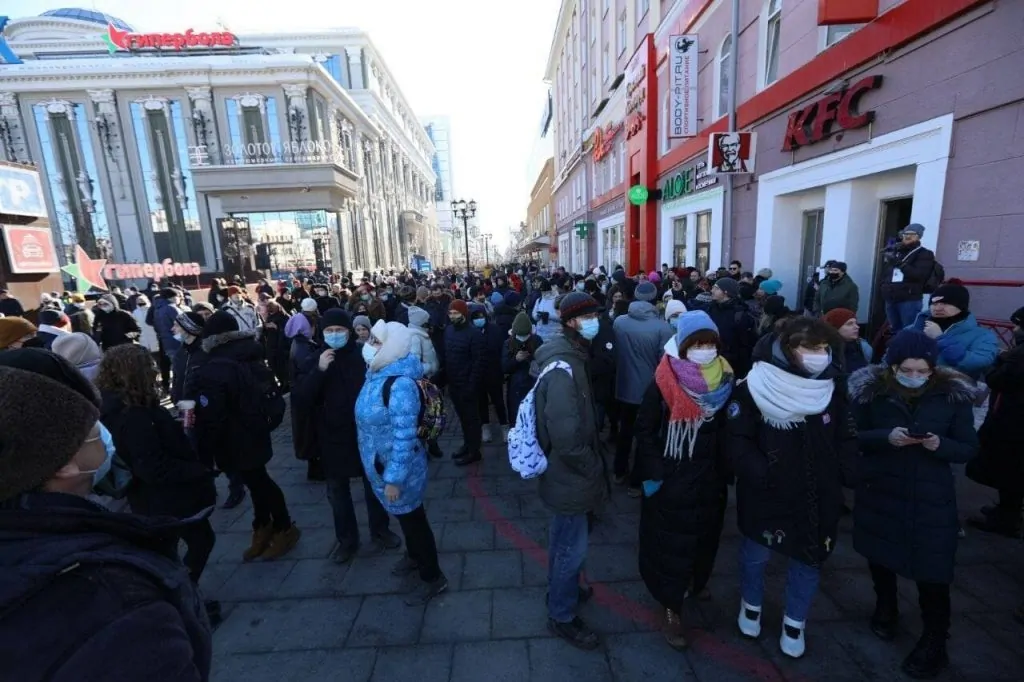 В Російській Федерації затримали вже понад 2500 осіб за участь в протестах проти війни - фото 5