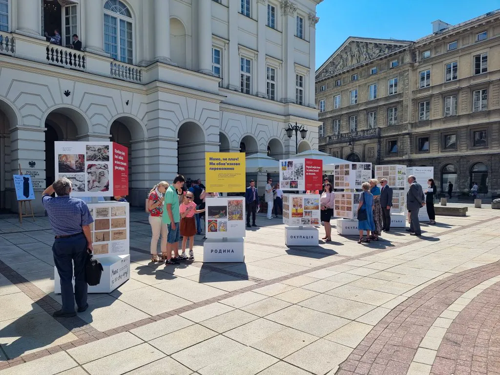 «Мамо, я не хочу війни». У 20 польських містах відкрилася виставка дитячого малюнка - фото 3