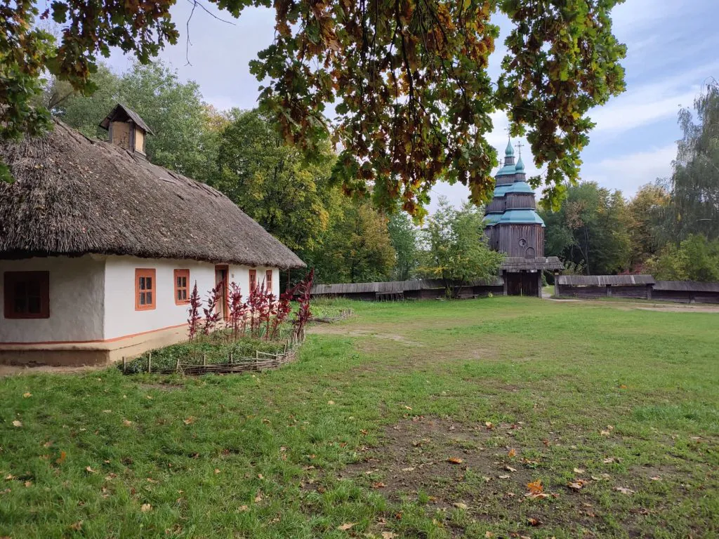 В рамках проєкту «Українські ляльки мандрують світом» в Києві відкрилася виставка «НАРОДНА лялька в Пирогові» - фото 13