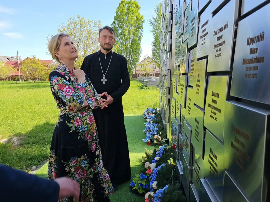 Представниця королівської родини Британії вперше з початку повномасштабної війни відвідала Україну - фото 5