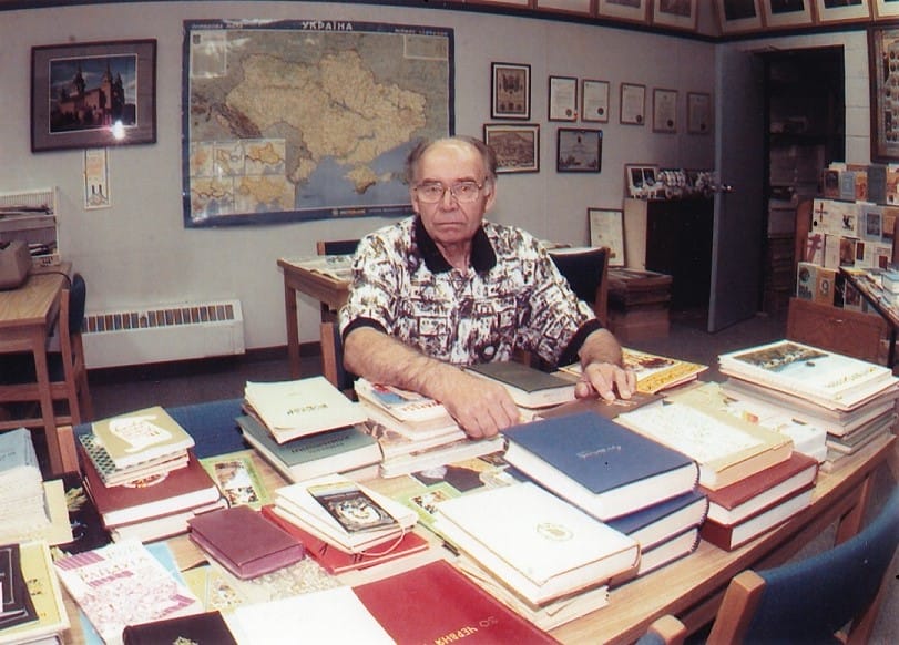 У віці 99 років помер засновник однієї з найбільших українських бібліотек у Канаді Микола Ворон - фото 3